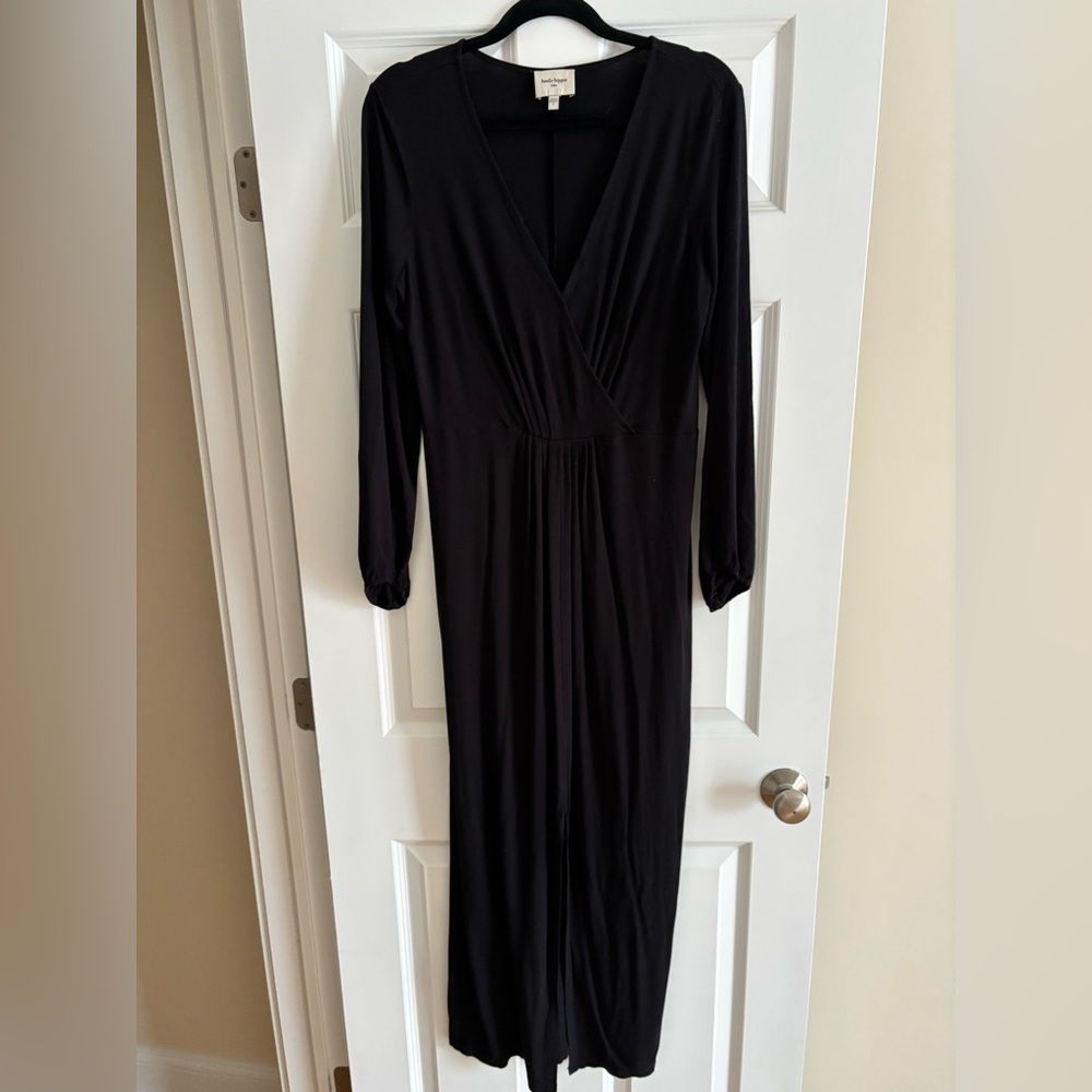 🟢HAUTE HIPPIE. Simple l/s black v neck maxi dress size large.